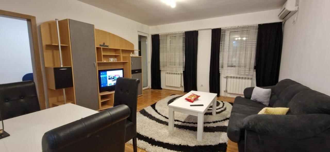 Centar S Apartment Nis Bagian luar foto